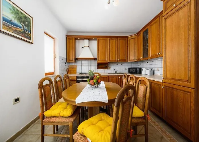 5240 For 8 Pers Bei Labin *