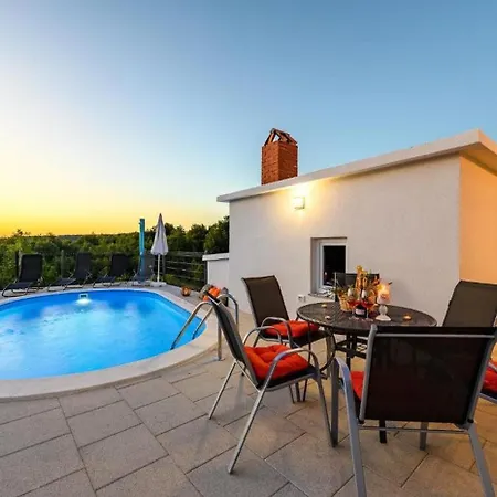5240 For 8 Pers Bei Labin Casa de Férias Rabac