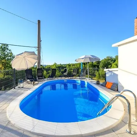5240 For 8 Pers Bei Labin Casa de Férias Rabac